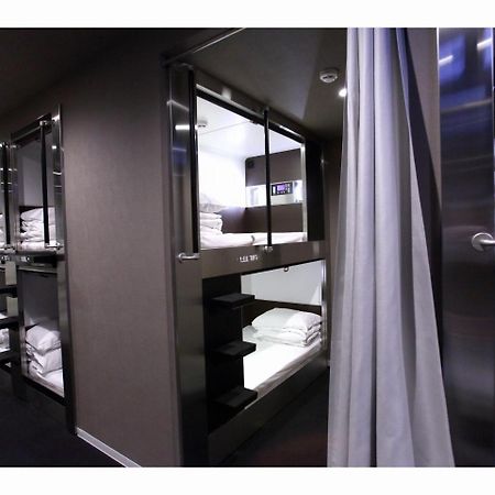 Capsule Hotel Valie Ebisucho Osaka Exterior foto